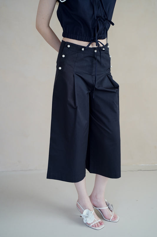 MARINA PEARL CAPRI PANTS