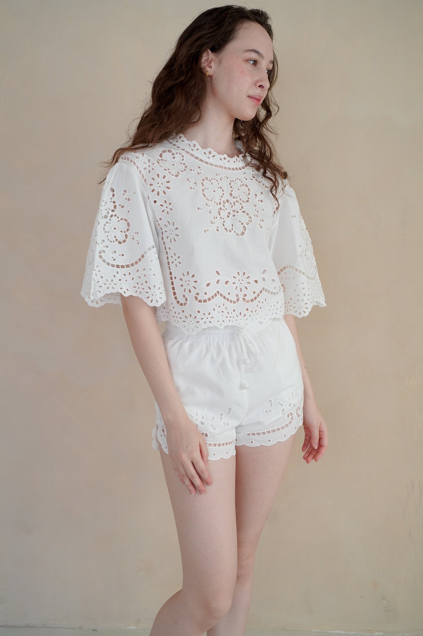 KELLY EMBROIDERED TOP
