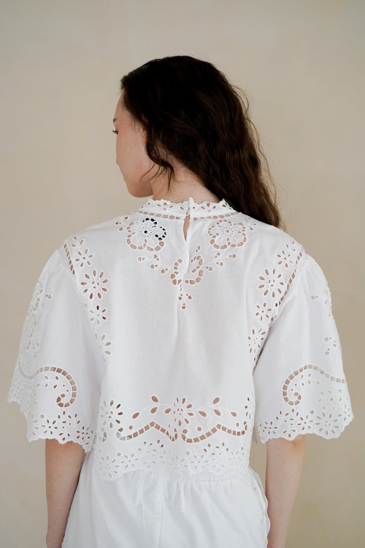 KELLY EMBROIDERED TOP