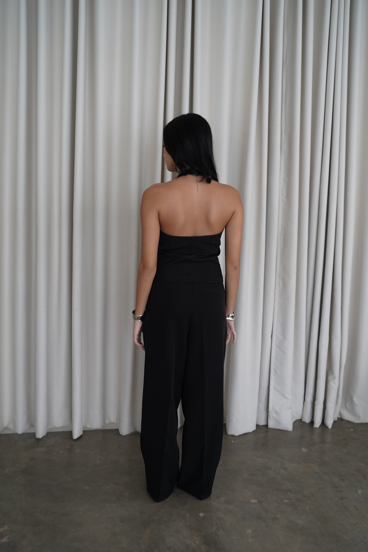 ELLE HALTER TOP (BLACK)