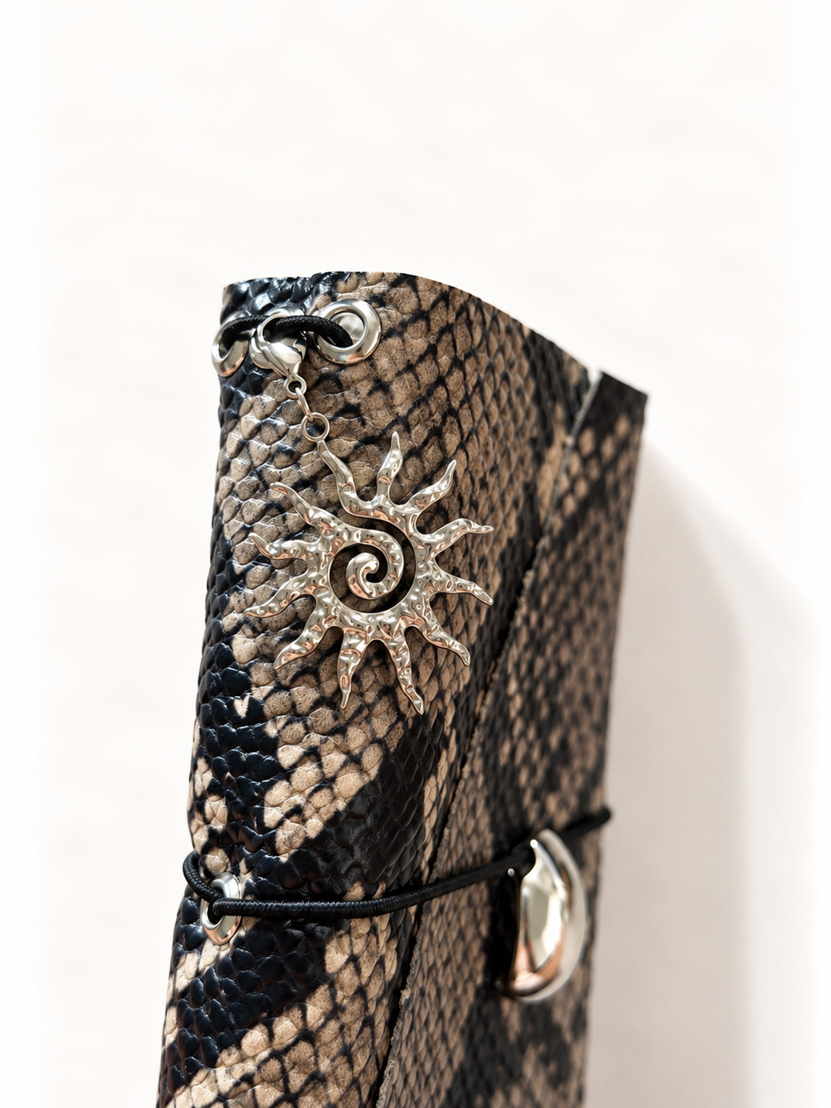 Anouk Trifold Leather Folio A6