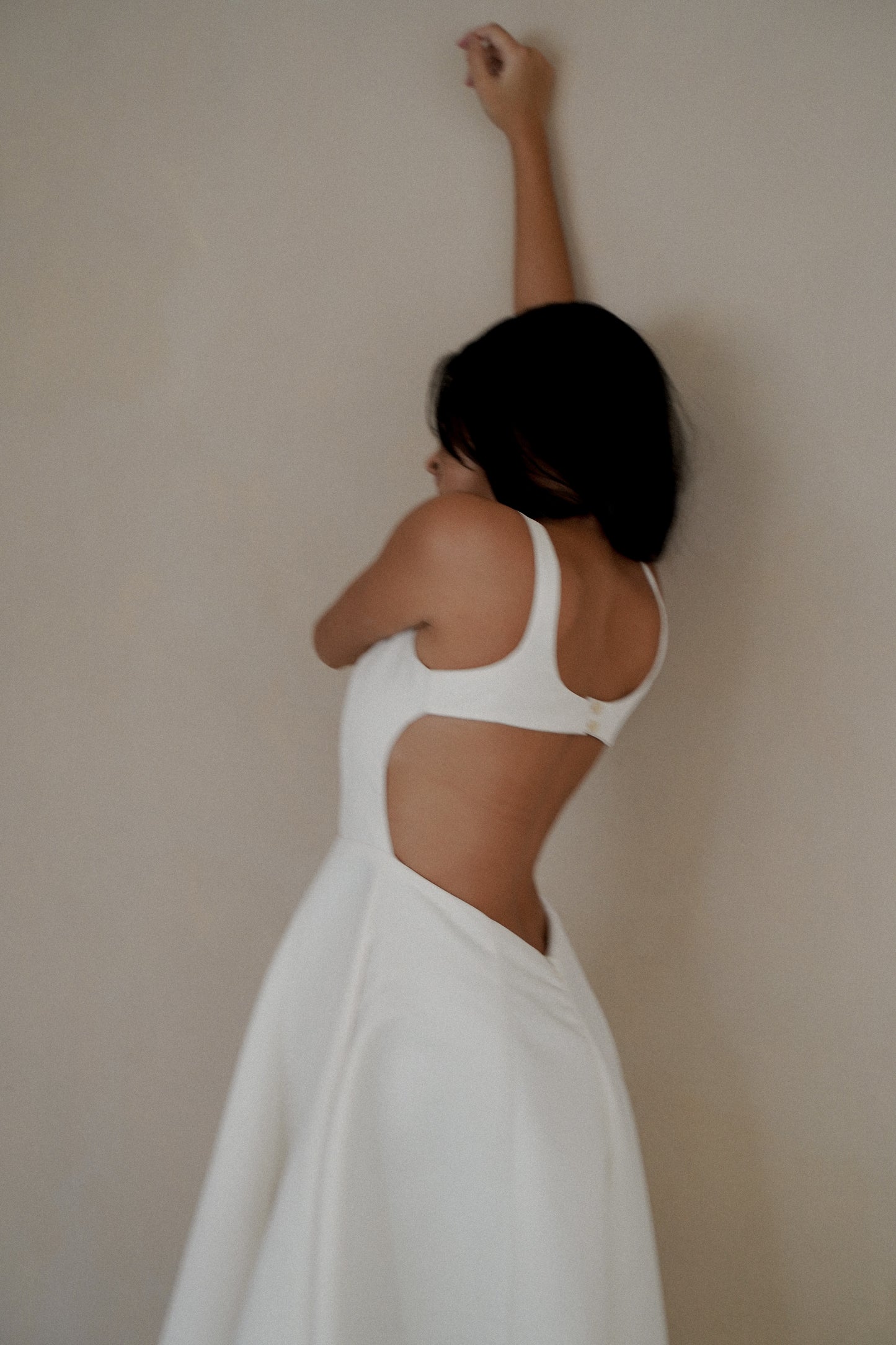 ISABELLE BACKLESS DRESS (WHITE) - PRE ORDER