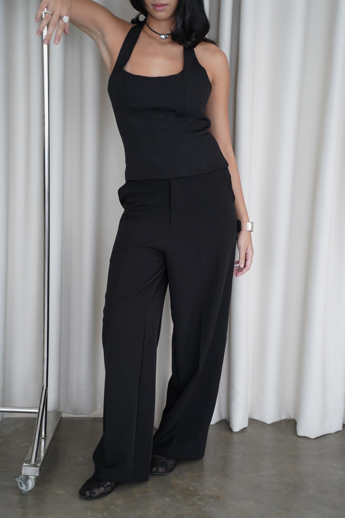 ELLE HALTER TOP (BLACK)