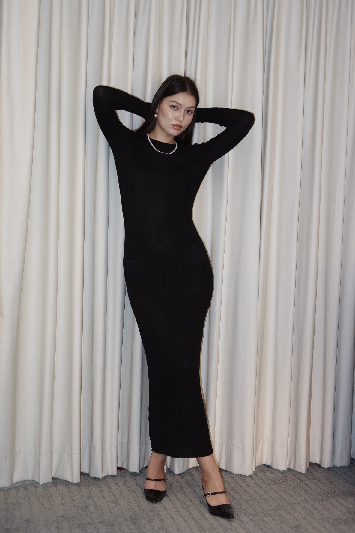 JADE KNITTED LONGSLEEVES DRESS (Black)