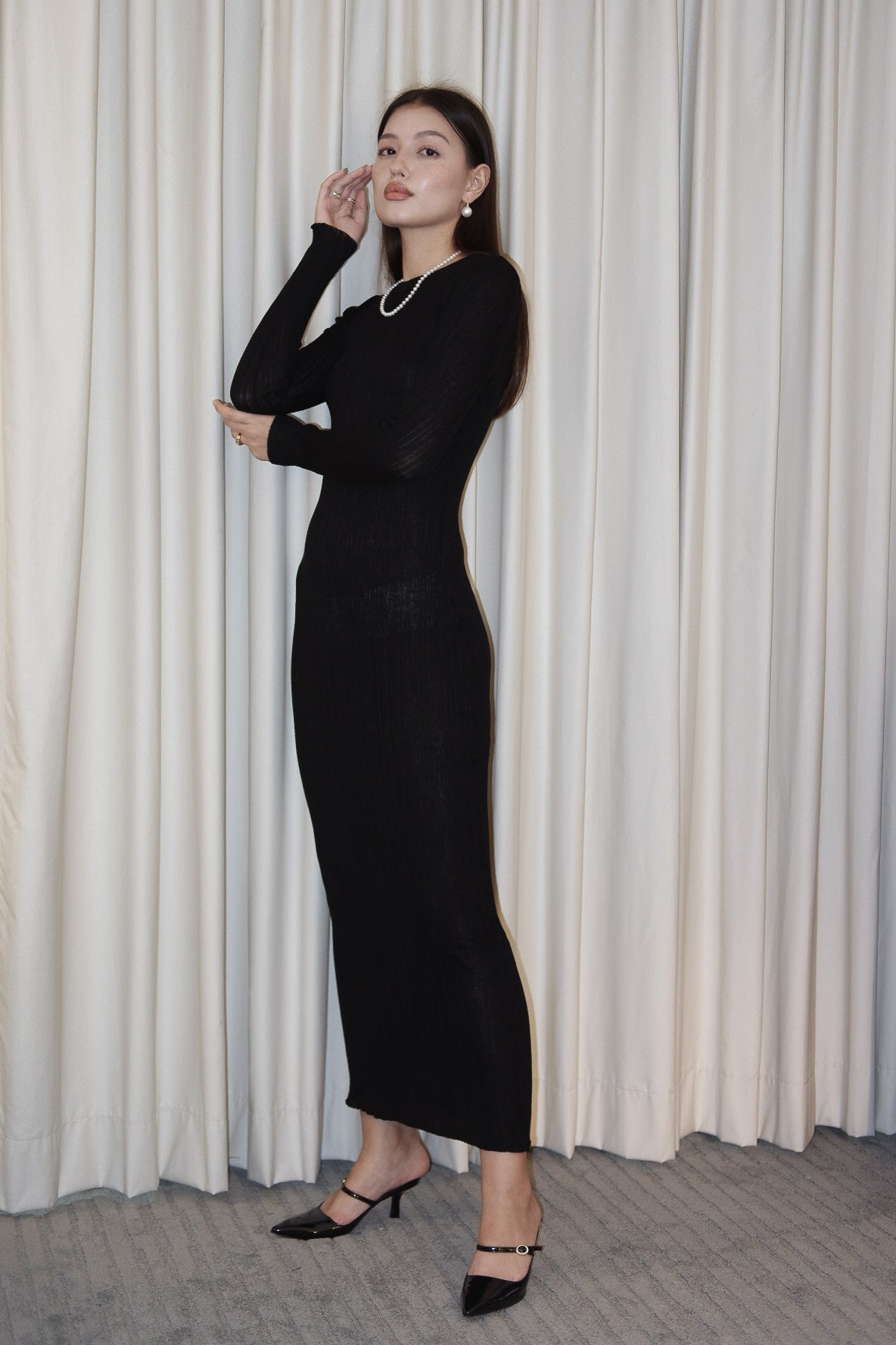 JADE KNITTED LONGSLEEVES DRESS (Black)