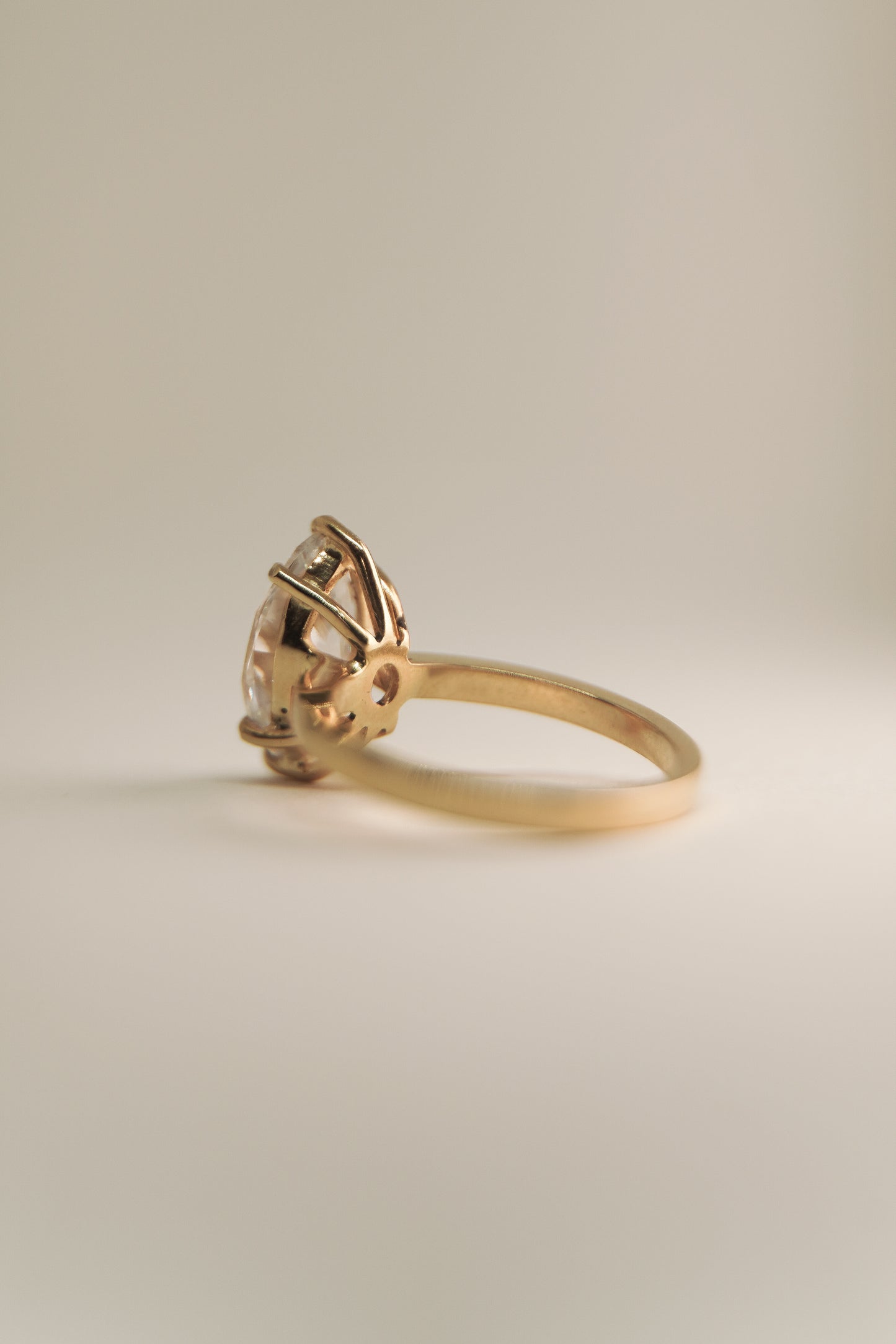 ISLA SOLITAIRE - ON HAND