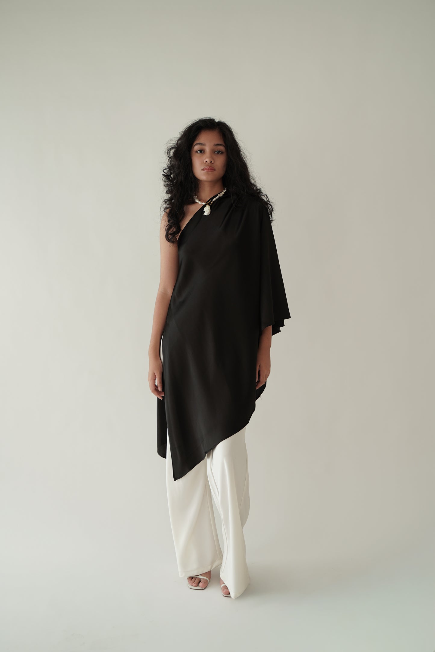 Mallory Asymmetrical Top (Black)