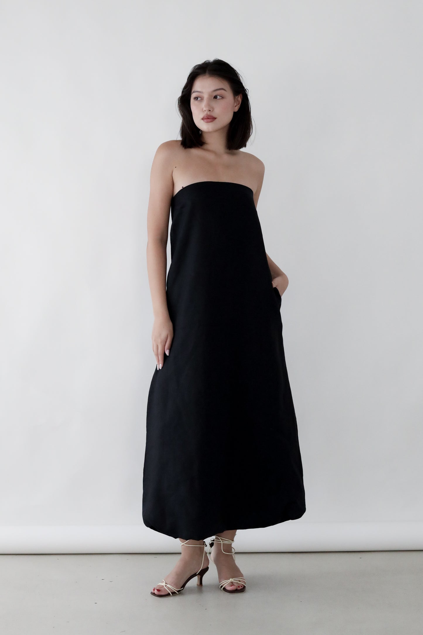 DIONNE TUBE LINEN DRESS (BLACK)