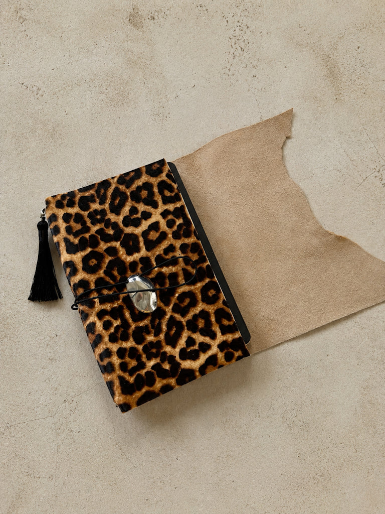 Nereida Trifold Leather Folio A5
