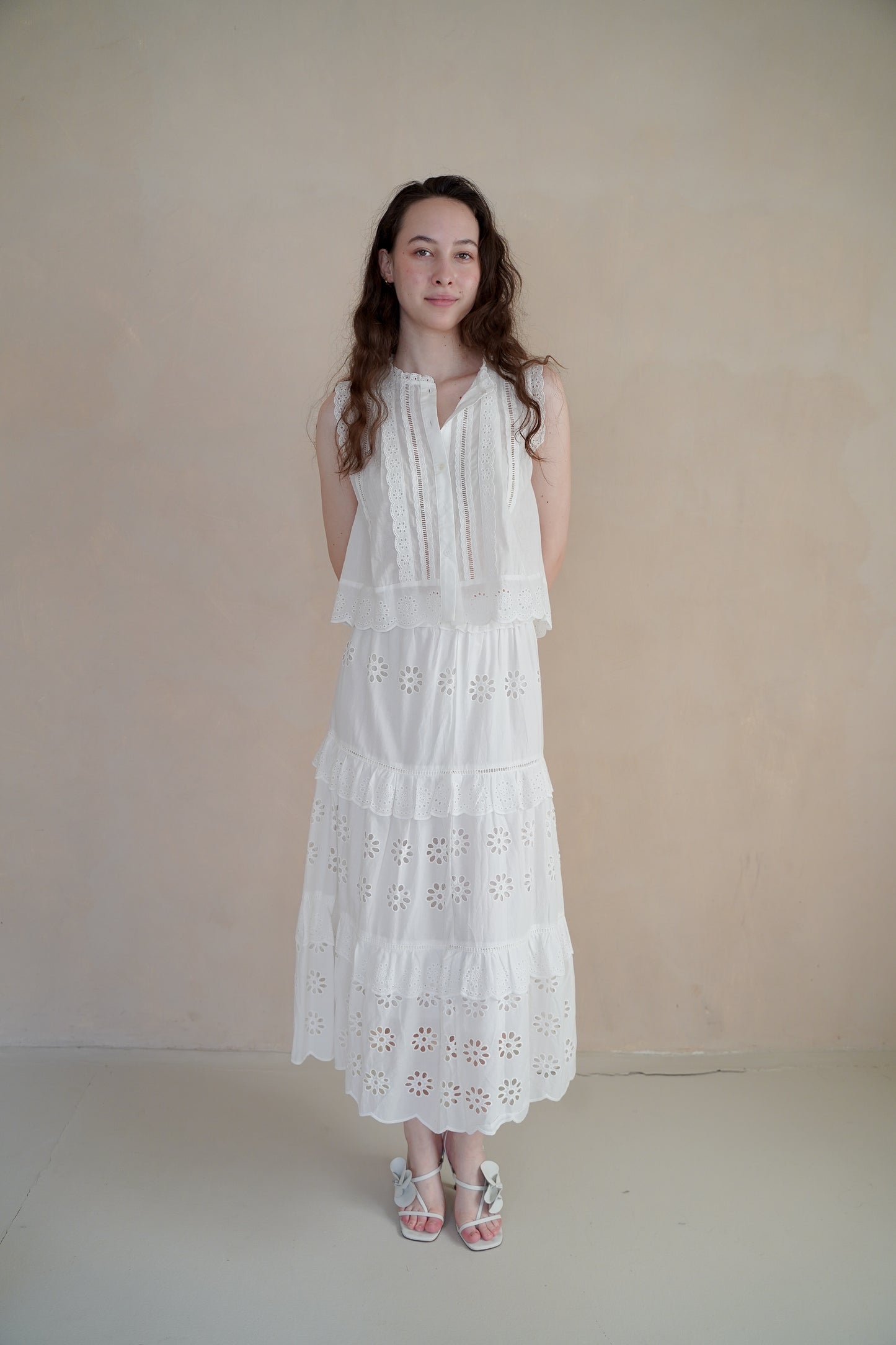 LOUISE EYELET TOP