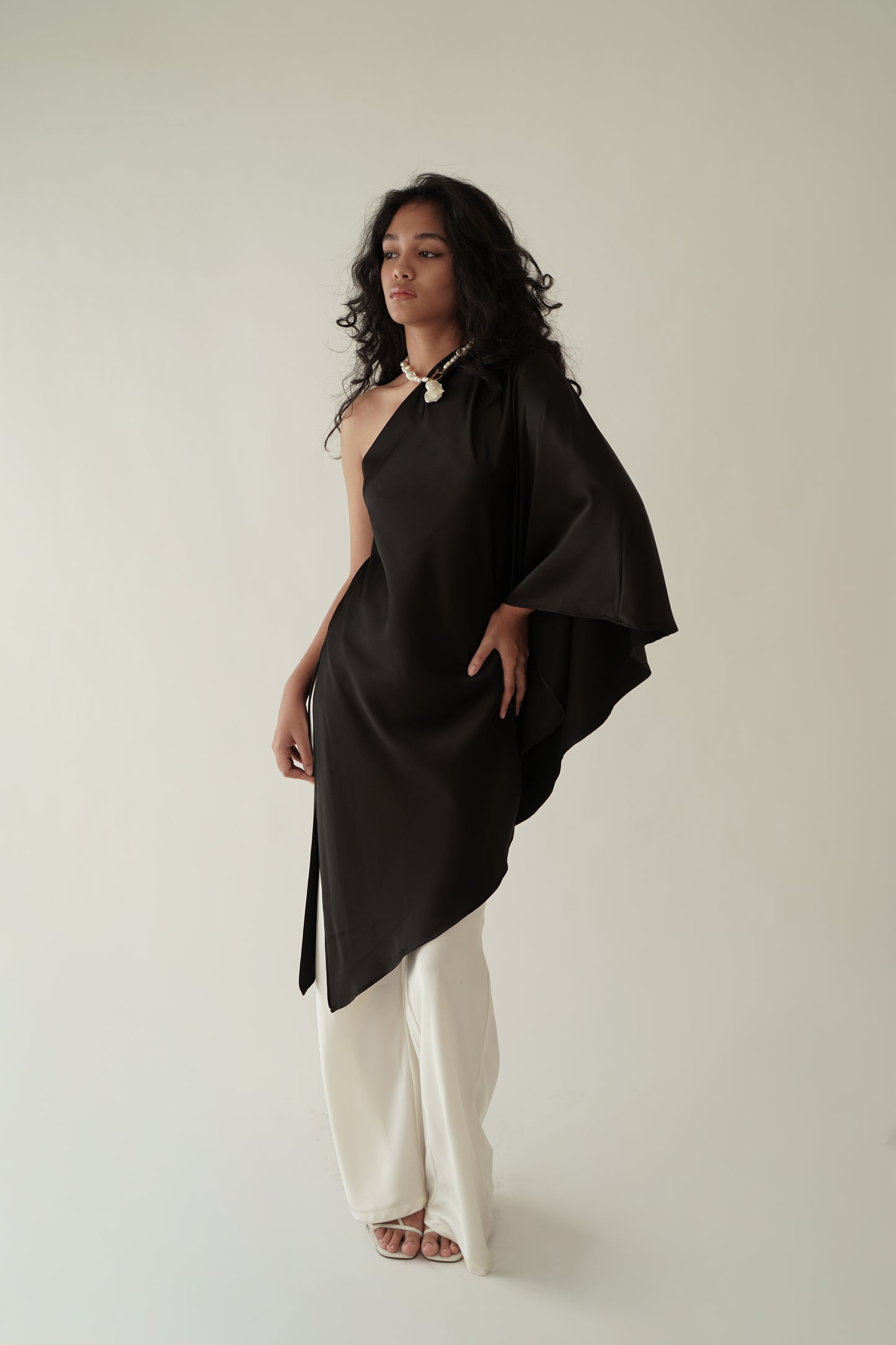 Mallory Asymmetrical Top (Black)
