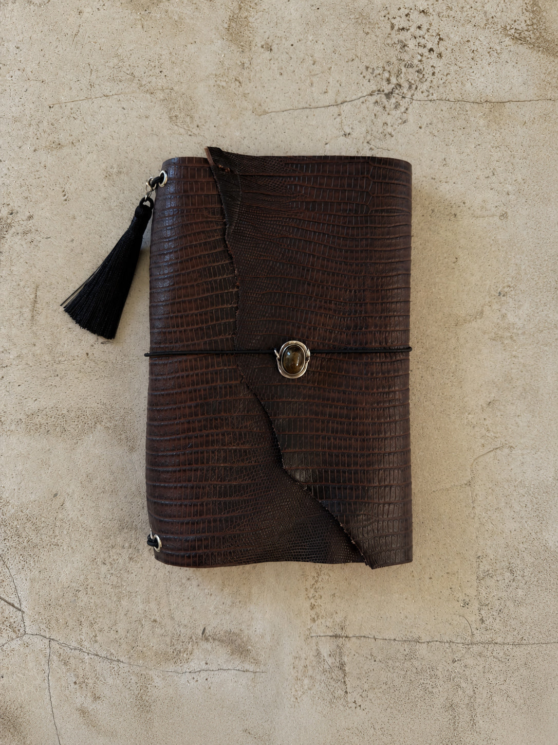Amora Trifold Leather Folio A5