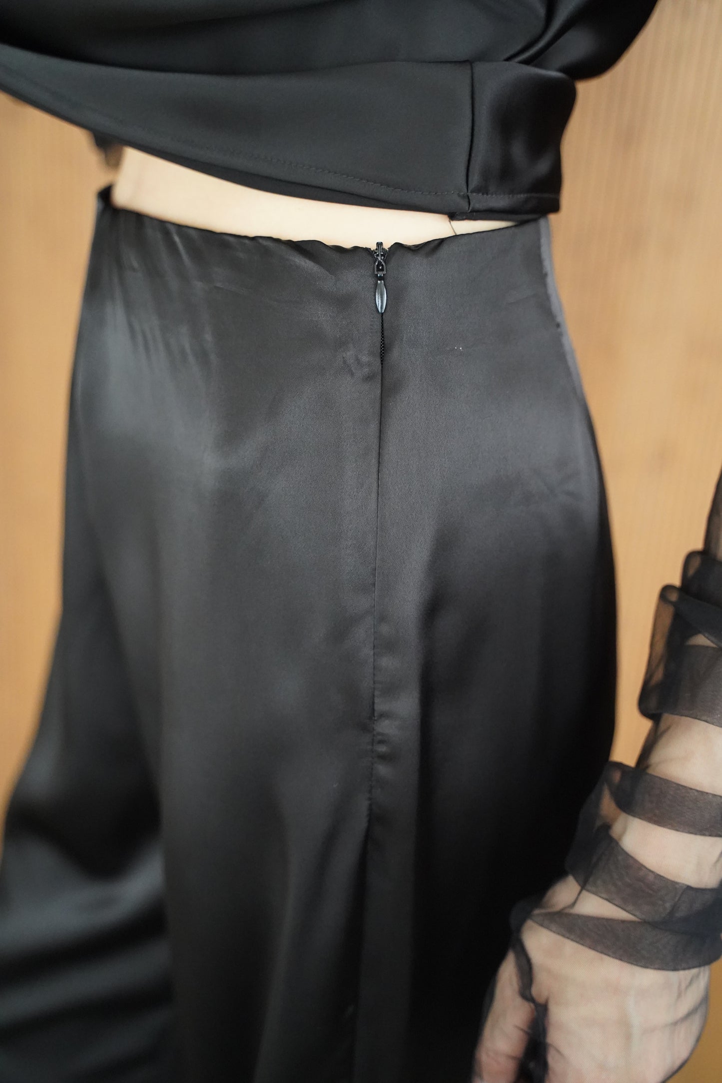 HAILEY SATIN PANTS (BLACK)