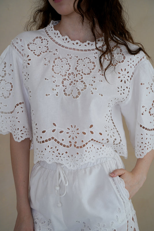KELLY EMBROIDERED TOP