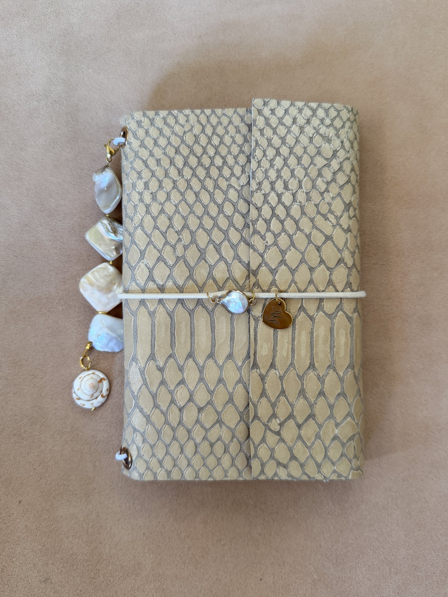 Avril Trifold Leather Folio A6