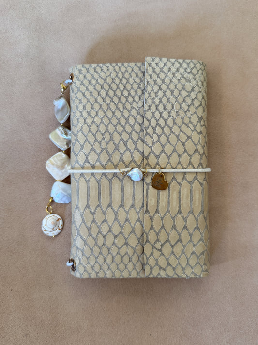 Avril Trifold Leather Folio A6