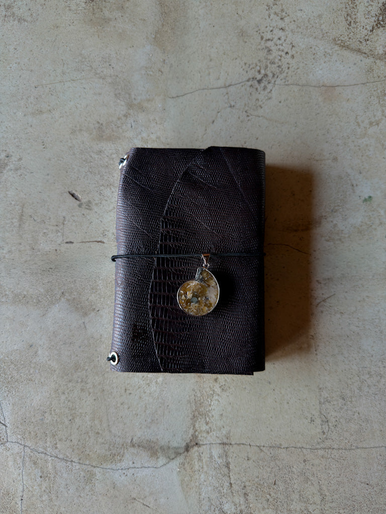 Cyrus Trifold Leather Folio A6