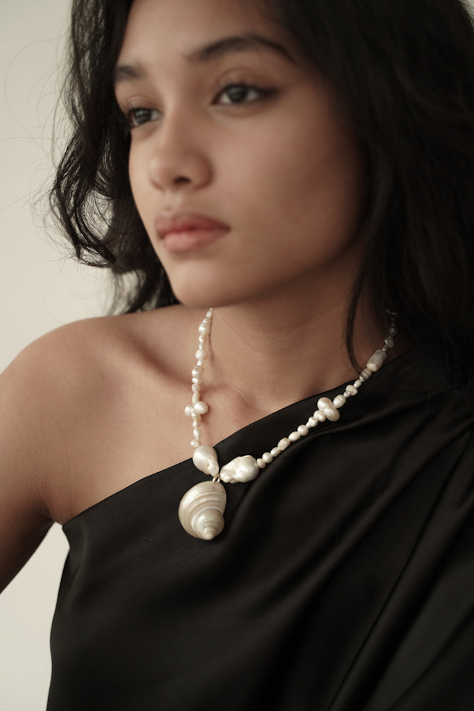 Ebony Pearl Necklace 002