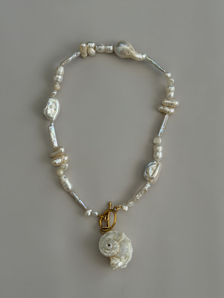 Ebony Pearl Necklace 003