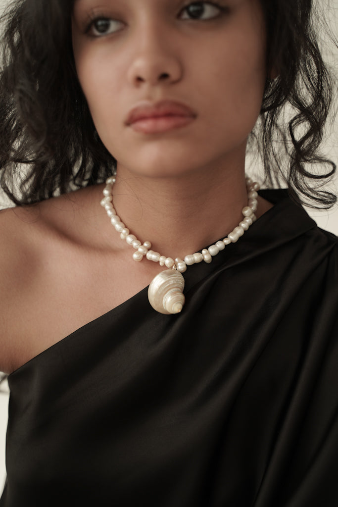 Ebony Pearl Necklace 009