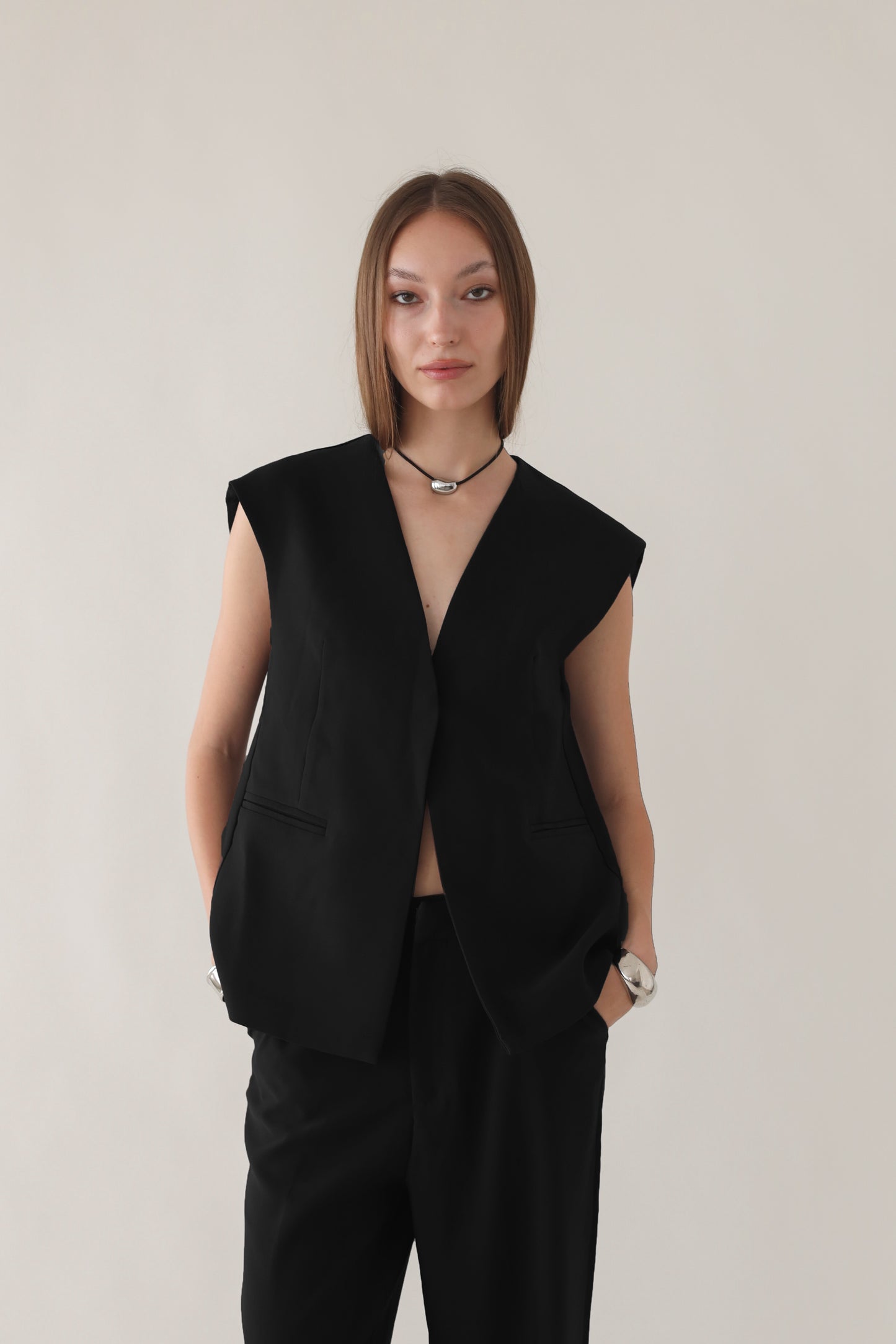 ALONDRA VEST (BLACK)